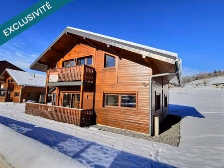 chalet d’exception face aux montagnes  rare à saisir