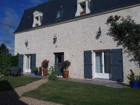 a 2 pas du centre-ville  belle maison de caractère