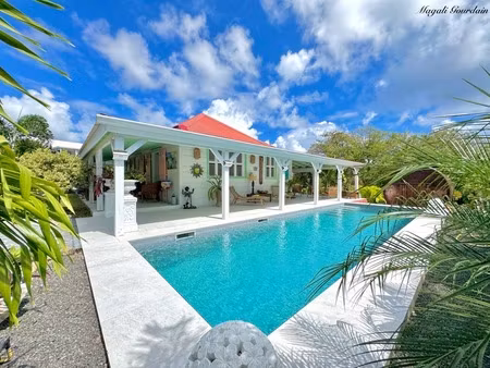 a vendre saint-françois | maison coloniale de caractère – piscine – jardin patrimonial