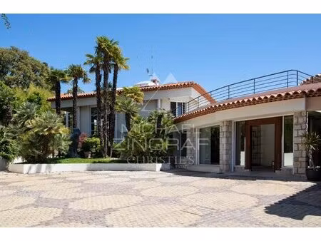cannes – croix-des-gardes – architect-designed villa with panoramic sea views with id 2786