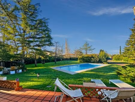 maison 204 m² rénovée  au calme  proche centre