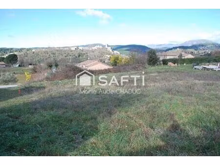 terrain constructible 817 m2 en hauteur