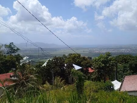 urgent à vendre terrain de 3030m² dont 1000m² de constructible à morne pitault.