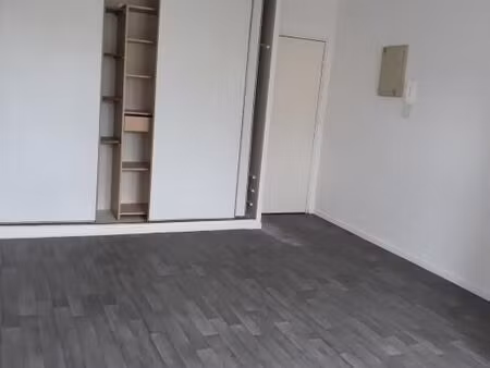 location appartement 2 pièces 38 m² à sens (89100)