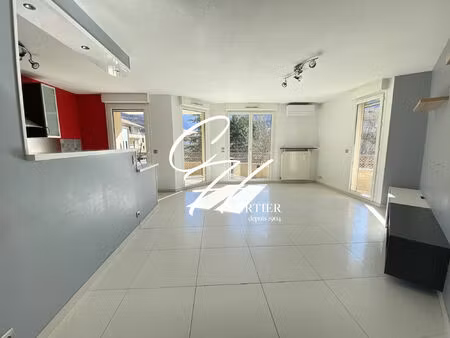 location appartement 4 pièces 79 m² à vif (38450)
