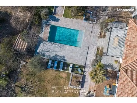 villa 12 pièces 275 m²