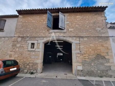 grange 2 pièces 220 m²