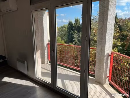 loue t5 de 83m2 au 2ème et dernier étage dans petite résidence sécurisée quartier jean jau