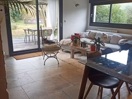 belle maison et grand hangar en zone d'activité d'eygalièresar