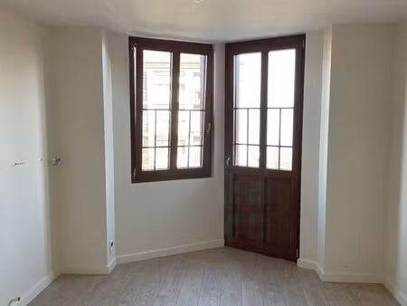 t2 meublé avec balcon – 30 m² – à deux pas du lac léman – évian-les-bains