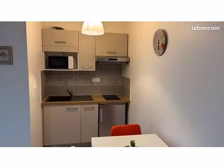 location studio meublée