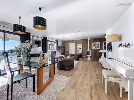 villa 5 pièces 150 m²