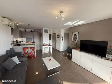 bastia  saint joseph  t2  49 m²  lumineux  6e et dernier étage  ascenseur  vaste terrasse 