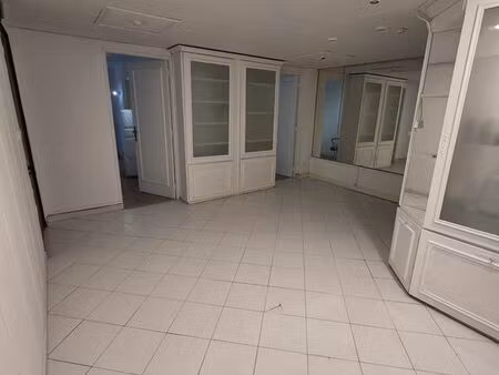 local à usage de bureau – 89 m² – en bas rue de forbin  13002 marseille