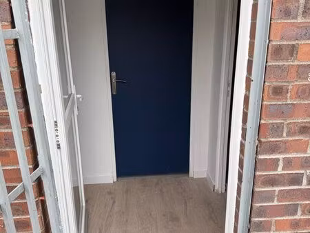 bureaux professionnels en zone commerciale