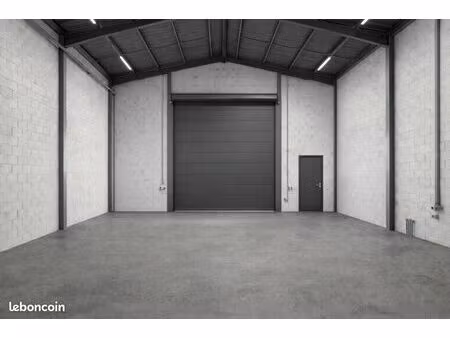 ht : 1500 hangar neuf idealement situe rte de l' aeroport 125² avec 3 places de parking