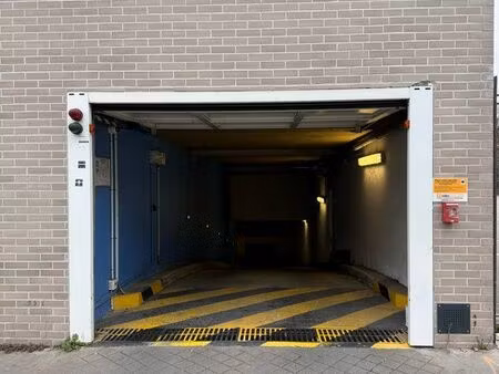 parking borne électrique hoche pantin