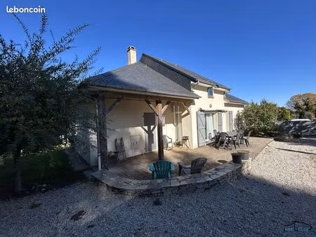 propriété 6 pièces 150 m²