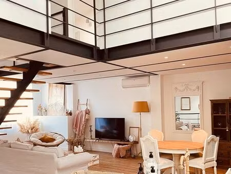 ​? maison de village