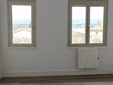 t2 de 44m2 rénové récemment 495 charges comprises