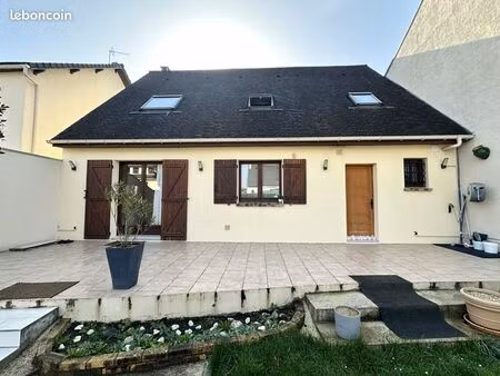 pavillon 6 pièces 120 m²