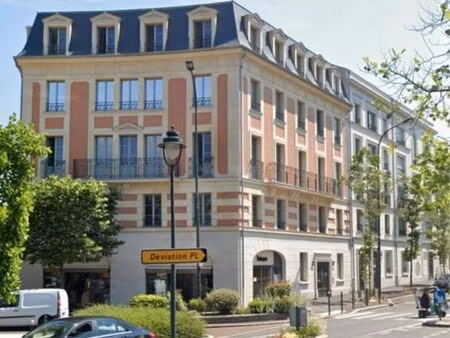 26 derniers parkings d'un plateau (18450/parking)  murs construits  portes à poser pour en