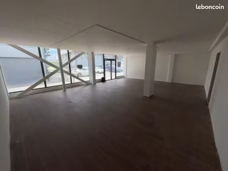 local 53 m² baie-mahault