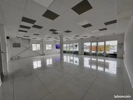 local commercial 115 m² baie-mahault