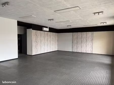 immeuble 1000 m² confolens