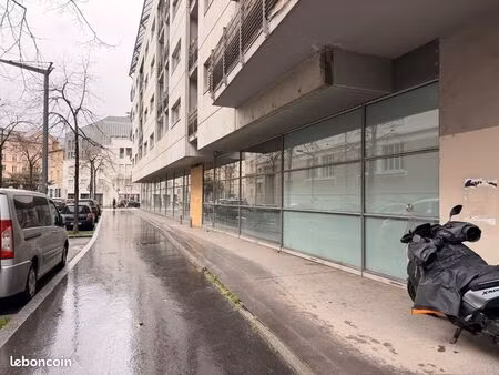 local bureaux 533 m²