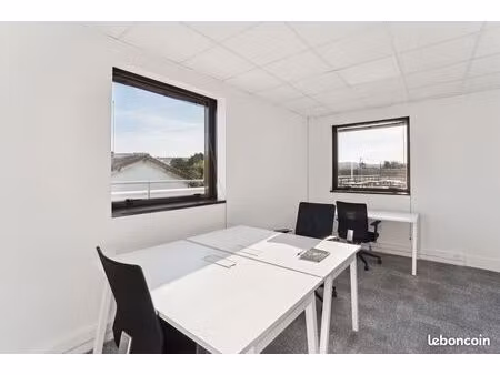 bureau privé 3 personnes à côté de la gare de rueil