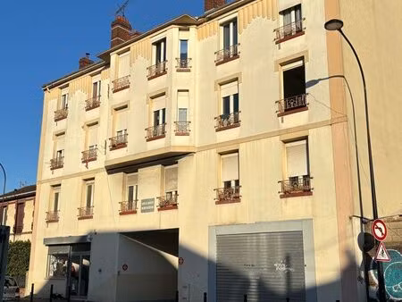 vends 2 locaux commerciaux vide et occupés à aubervilliers