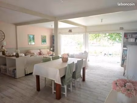 bungalow 7 pièces 166 m²