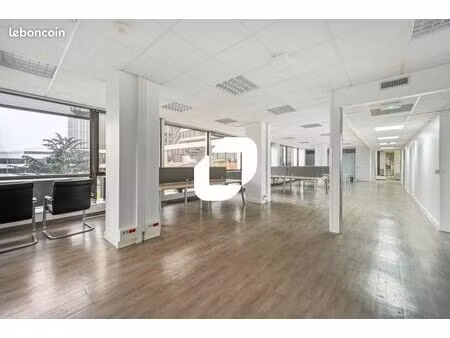 bureaux 798 m²