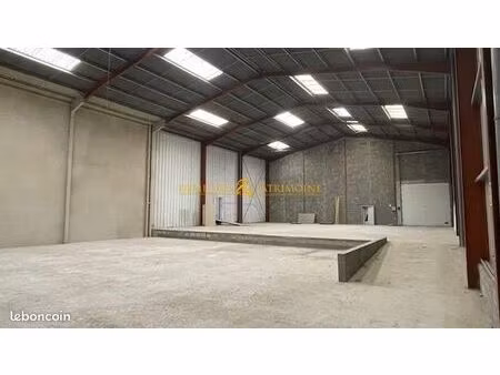 local 1080 m² champniers