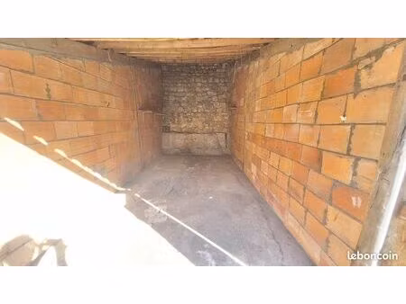 garage / box stockage / garde meubles à louer