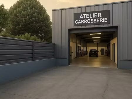 local 200 m² stains