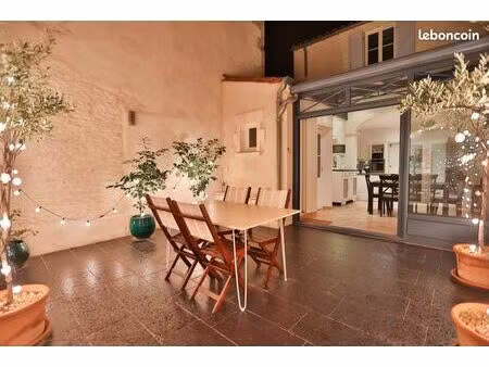 maison lumineuse  2 chambres  verrière et cour - centre ville de cognac - disponible imméd