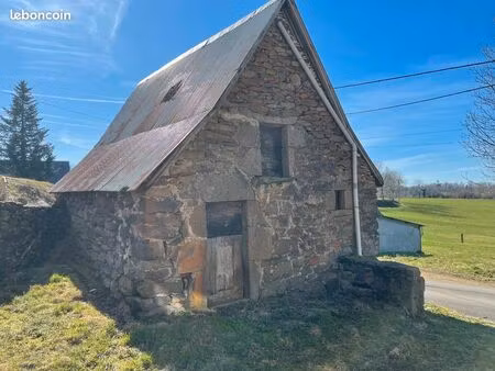vend maison de ferme à rénover dans le cantal