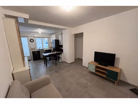 location appartement 4 pièces 64.2 m² à reze (44400)  995 €
