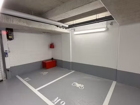 loue emplacement de parking moto