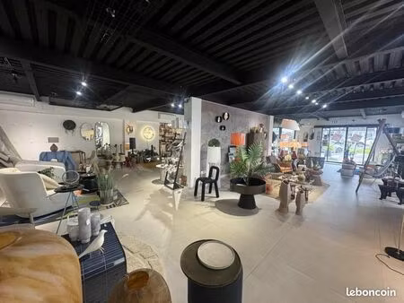 local commercial 150 m²