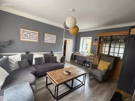 maison 120 m² . 9 pièces. moult-argences . 5 chambres