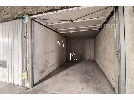 location parking 14 m² à montpellier (34000)  90 €