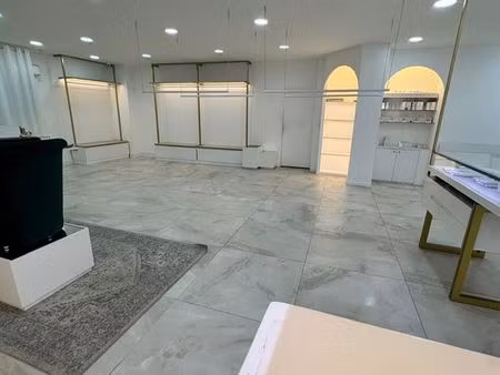 local commercial 150 m² clichy