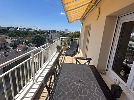 dernier étage 105 m2 entièrement rénové terrasse plein sud et vue imprenable