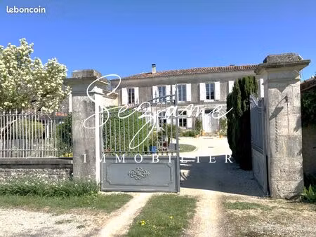 rouillac - 30 min nord/ouest angoulême - très belle maison charentaise  nombreuses dépenda