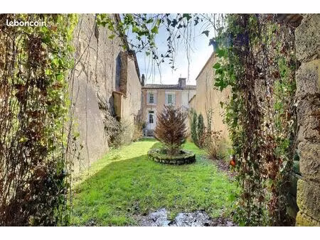 maison 6 pièces 159 m²