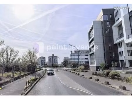 boulangerie/pâtisserie 150 m²