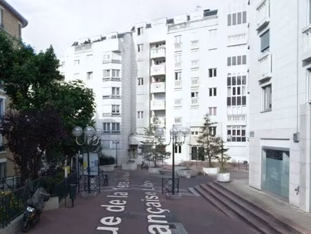 local commercial 87 m²